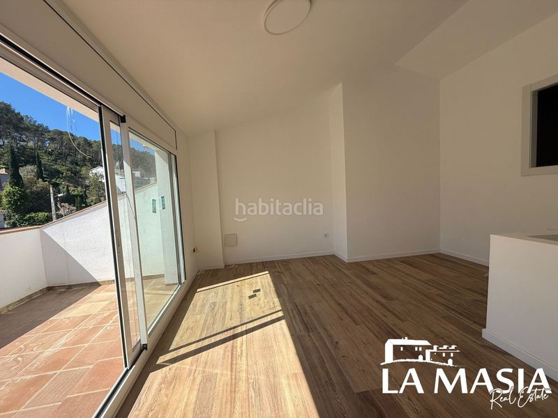 Foto 088dbf41-d1b5-4223-a893-e931a5cf1c0f. Casa amb piscina a Olivella