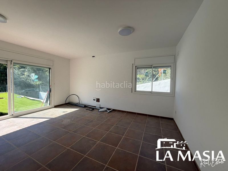 Foto 11bd3b5b-7d79-49f1-ae6c-4ec8b33935e0. Casa amb piscina a Olivella