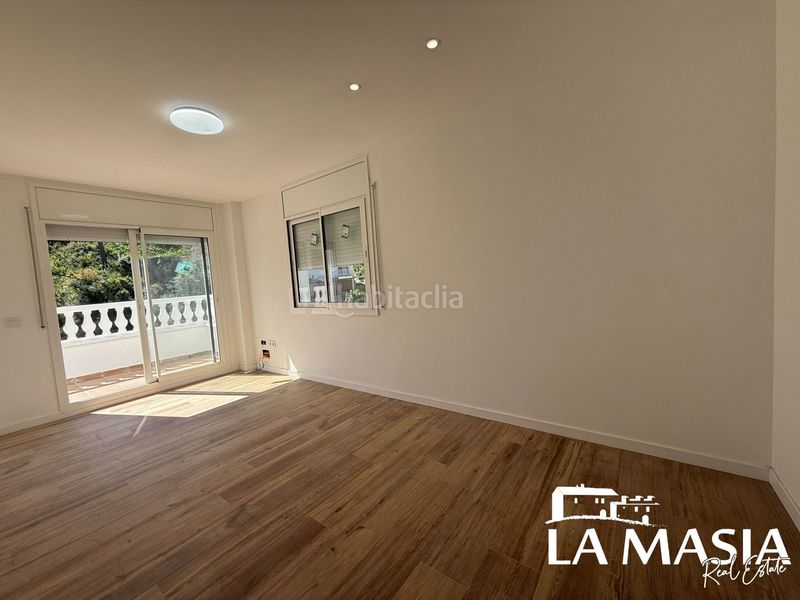 Foto 249ae3e0-cbfb-4104-950a-87dfbf715cd7. Casa amb piscina a Olivella