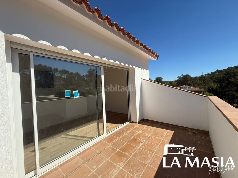 Foto 67577608-55e1-4ed0-bcff-294c6f93ea30. Casa amb piscina a Olivella