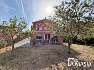 Casa in Olèrdola. Preciosa vivienda en dalt mar