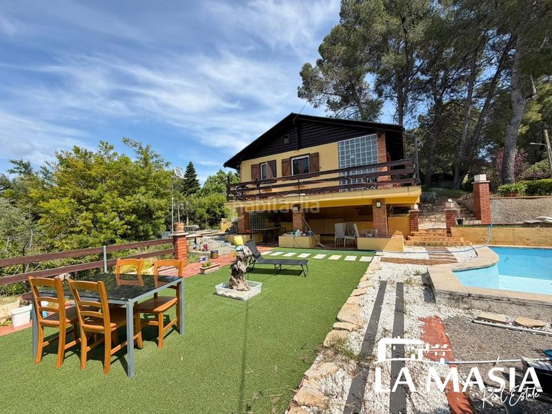 Foto 48c7e223-4d0b-42af-8593-b680c2a224d0. Casa amb piscina a Piera