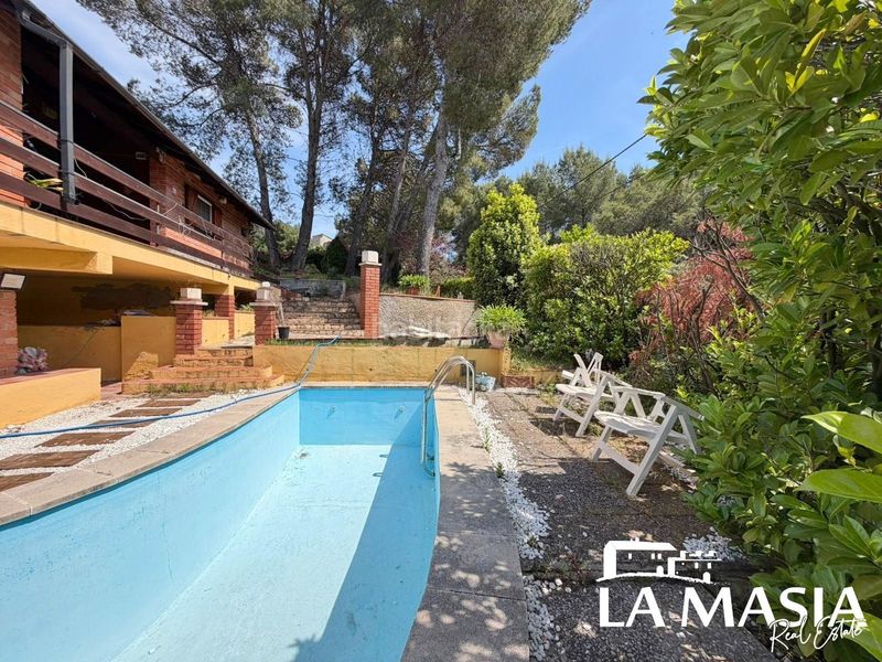 Foto d2446cee-ae0e-4e20-96fc-2e3a8431e249. Casa amb piscina a Piera