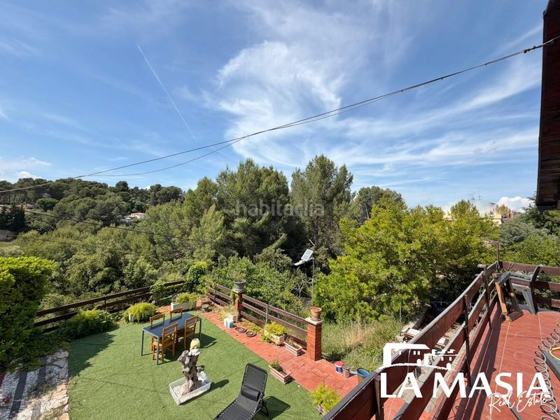 Foto f938a015-fdaa-4023-bfa2-ee254dcd3c7d. Casa amb piscina a Piera