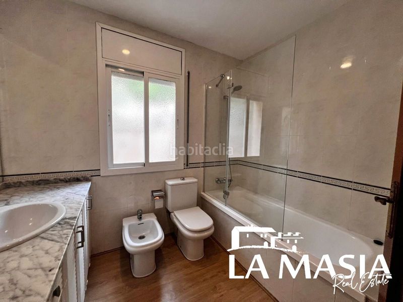 Foto 1e1bea8c-e2c4-47e5-be80-2e08918531a1. Casa adossada amb piscina a les botigues de Sitges Sitges