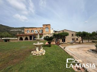 Lloguer Masia a Canyelles. Encantadora masía en el corazón de canyelles