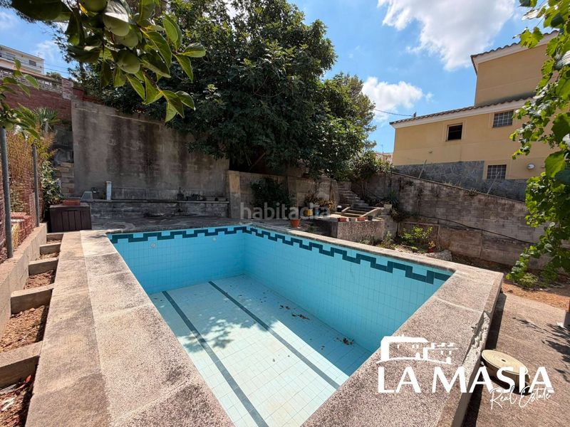 Foto 4f2bdf3c-3b52-48f8-988d-5a5fd161c8c3. Casa amb piscina a Canyelles