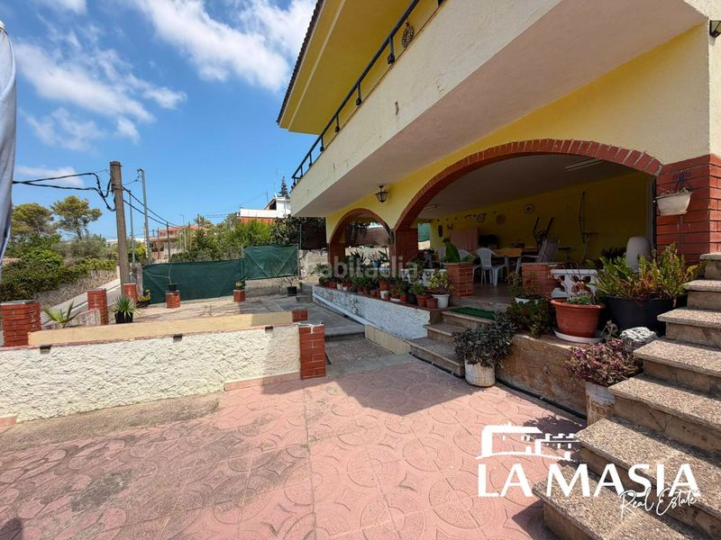 Foto 4f518355-ceb1-46ba-b99b-4490bc74060d. Casa amb piscina a Canyelles