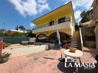 House in Canyelles. Casa en venta