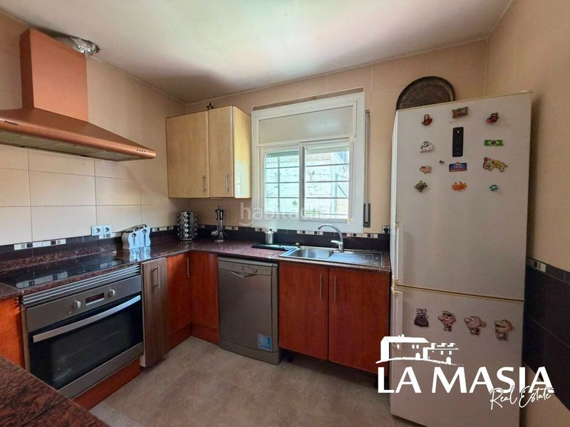 Foto d51e4231-9ba6-4d73-af41-f236d07b6298. Casa amb piscina a Canyelles