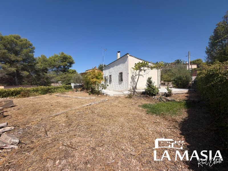 Foto 0d9986da-02c2-4f45-9f65-fa69a7e07090. Casa  con parcela plana y vistas al parque natural del garraf en can suria, en Olivella