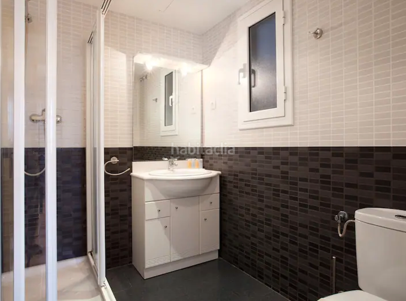 Foto 0505bf3a-3161-4036-a521-5bd73f05462e. Rent flat with heating in El Poble Sec - Parc de Montjuïc Barcelona