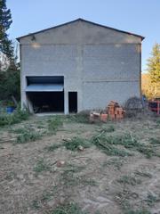 Rent Industrial building in Carrer de la ginesta 2. Nave industrial local 1 con dos plantas ideal para cualquier act
