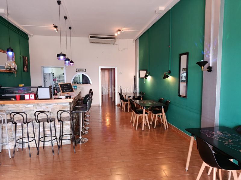 Foto 30a8608a-b639-4e95-b113-43af70d27900. Traspaso local comercial traspaso muy bajo en zona prime en Cubelles