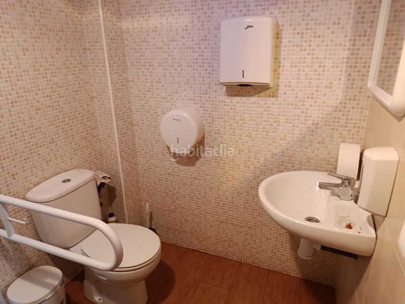 Foto a7ef829b-d6bb-4490-bae8-ee030caf1e84. Traspaso local comercial traspaso muy bajo en zona prime en Cubelles
