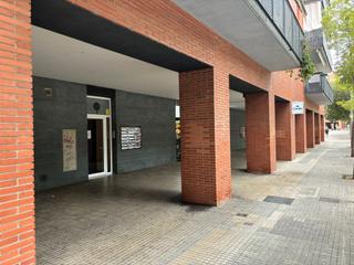 Local Comercial a Carrer del president francesc macià 49. Local en venta en salt - zona maçana