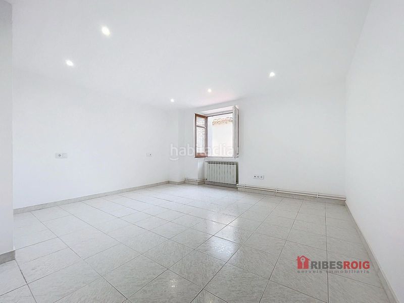 Foto 1eca197a-cf9c-4a07-8bd9-c36719004e92. Rent semi detached house with heating parking in Centre Sant Pere de Ribes