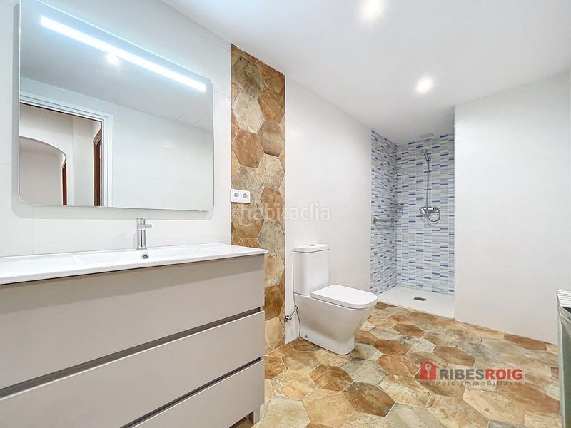 Foto 41cdf76f-0bcc-4cbc-b6a8-50a38080ef66. Rent semi detached house with heating parking in Centre Sant Pere de Ribes