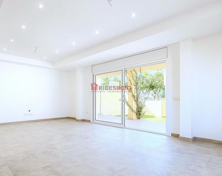 Foto 15a79e94-3321-4668-a53a-01720c6cdd7f. Casa amb calefacció aparcament a Centre Sant Pere de Ribes
