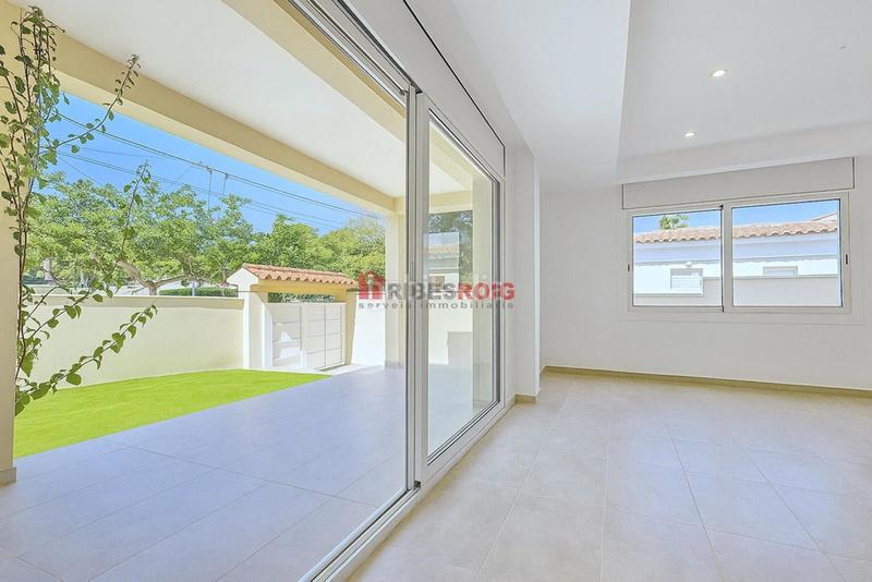 Foto c7463b8d-c0d1-4b6a-ae50-2c57aa1c0bda. Casa amb calefacció aparcament a Centre Sant Pere de Ribes