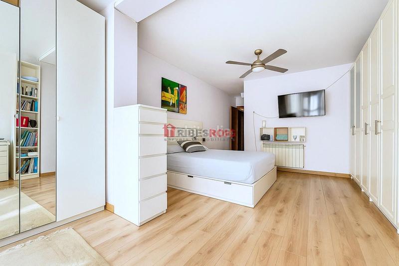 Foto 9947e42e-b6f9-4d27-8430-2bc523416df4. Casa adossada amb calefacció a Centre Sant Pere de Ribes