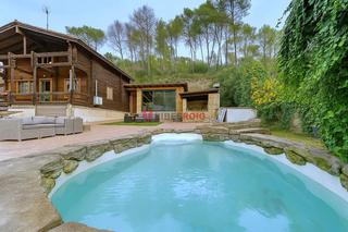 Chalet  Falciot del (can suria). Casa de madera con encanto en olivella