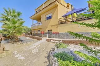Maison à Canyelles. Casa semi nueva y reformada en 2023