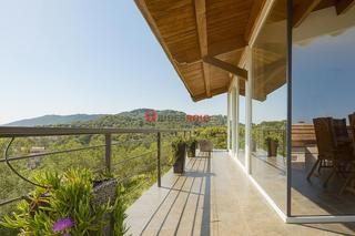 Chalet  Hostal del ganxo (c.suria. Gran villa con vistas, piscina y licencia turística
