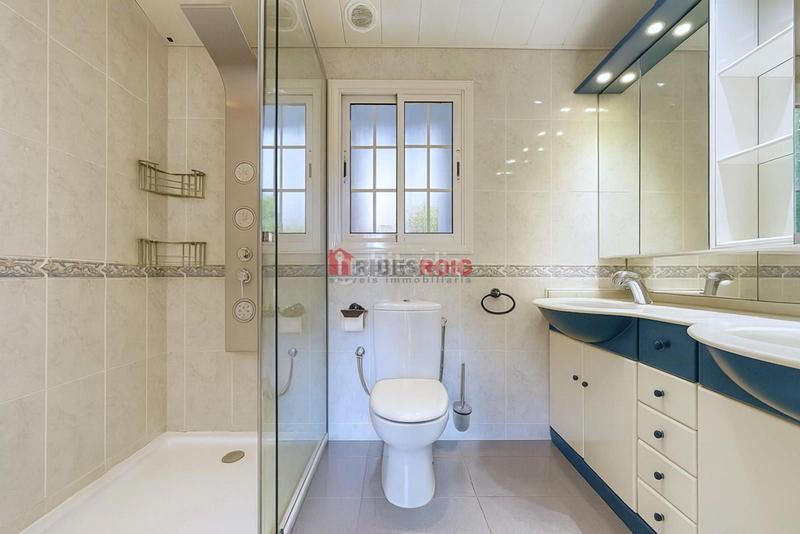 Foto 29096145-0d5a-4ed6-8d0e-b90d260ff88c. Casa a schiera con riscaldamento parcheggio in Centre Sant Pere de Ribes