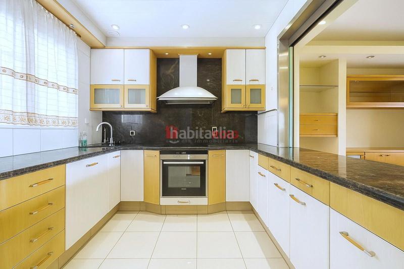 Foto a33115dc-035f-4cbc-b3f6-f3bd27d43394. Casa a schiera con riscaldamento parcheggio in Centre Sant Pere de Ribes