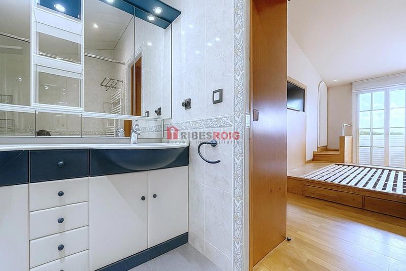 Foto b2513626-1bfd-43d5-b557-84aa5a92e742. Casa a schiera con riscaldamento parcheggio in Centre Sant Pere de Ribes