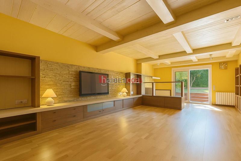 Foto c25308f2-df97-4d06-8dad-206d6dd11e60. Casa a schiera con riscaldamento parcheggio in Centre Sant Pere de Ribes