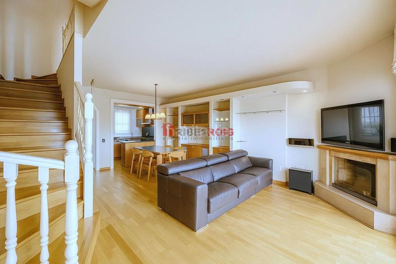 Foto c98aee94-0948-40a9-9f60-852f93677f75. Casa a schiera con riscaldamento parcheggio in Centre Sant Pere de Ribes