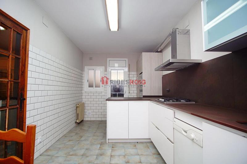 Foto 7a466785-843b-4fc5-917a-ba1c88013638. Affitto casa con riscaldamento parcheggio piscina in Sant Pere de Ribes