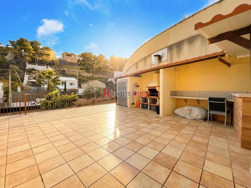 Foto 4f7357e2-c517-4cc1-8e95-ea0a01f925a1. Casa adossada amb calefacció aparcament piscina a Olivella