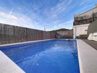 Rent House  Montserrat. Casa semi nueva de alto standing