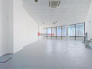 Rent Office space  Europa. Oficina en vilanova con servicio de porteria