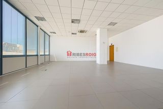 Rent Office space  Europa. Oficina en vilanova con servicio de porteria