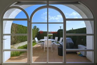 Casa adossada  Narcis oller. Casa de 5 habitaciones con jardín y piscina