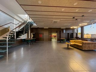Rent Office space in Mas d´En Serra - Els Cards. Oficinas en edificio moderno y singular.