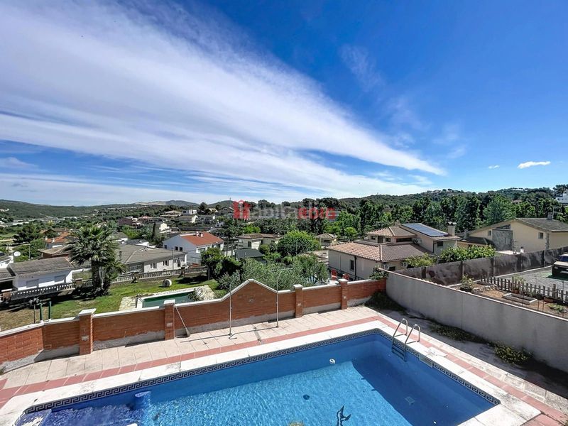 Foto 5ab13b28-bd46-4530-b430-fa7ae8fe82c1. Xalet amb piscina a Canyelles