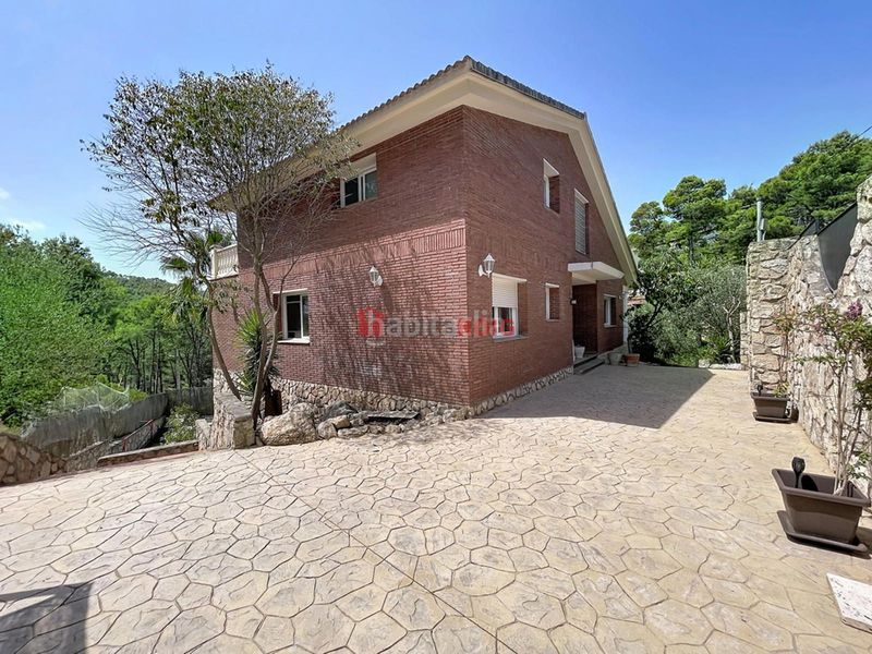 Foto b9edc274-94c2-442b-8dd6-a56576059e1e. Casa amb calefacció aparcament piscina a Olivella