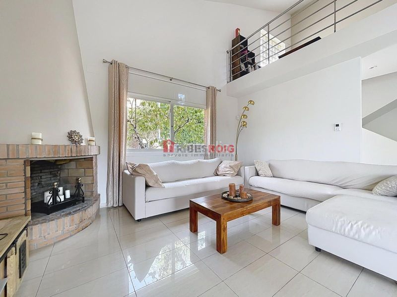Foto f98927ad-8224-43e8-bd67-115f4db1ede3. Casa amb calefacció aparcament piscina a Olivella