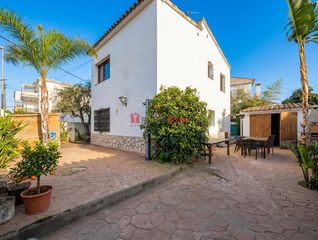 Chalet  Bisbe guilara. Casa aislada en pleno centro de ribes