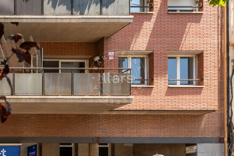 Foto 1131f77a-0be5-4d14-8809-bd177ee3ef69. Pis amb calefacció aparcament a Hostafrancs Barcelona