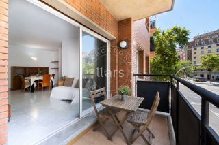 Pis a Hostafrancs. Piso con terraza y parking junto a plaza españa, barcelona