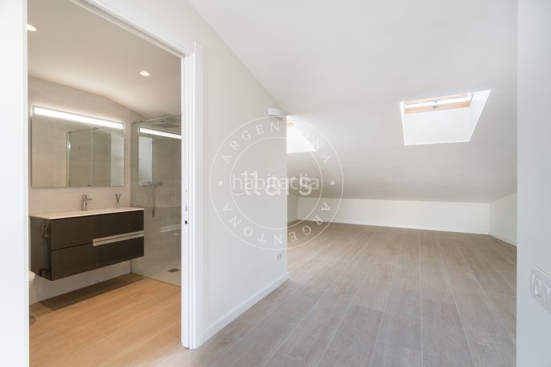 Foto ffdd8be8-7a1d-4190-be57-9e3e038575b5. Affitto duplex con riscaldamento in Nucli Urbà Argentona