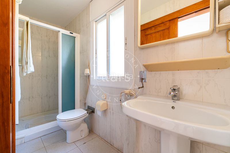 Foto dd2ecefb-ceab-4e14-942d-2098c11115fb. Maison avec cheminée parking piscine dans Nucli Urbà Argentona