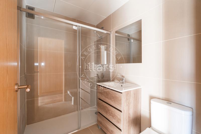 Foto 1462ec70-7b08-456f-9a82-a8010f03795b. Edificio con piscina in Nucli Urbà Argentona