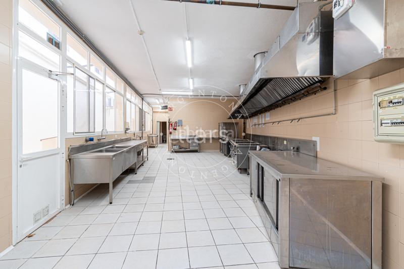 Foto 1c9af25c-fa9e-4a92-b87e-ca37daabf4b8. Edificio con piscina in Nucli Urbà Argentona